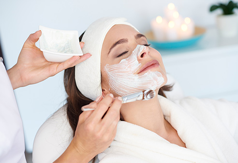 What You Need to Know About the Slugging Trend in Skincare